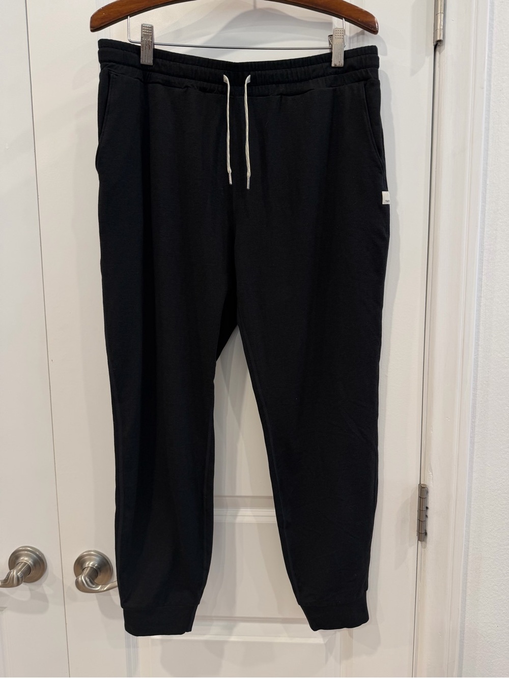 Women’s Vuori Black Drawstring Joggers
